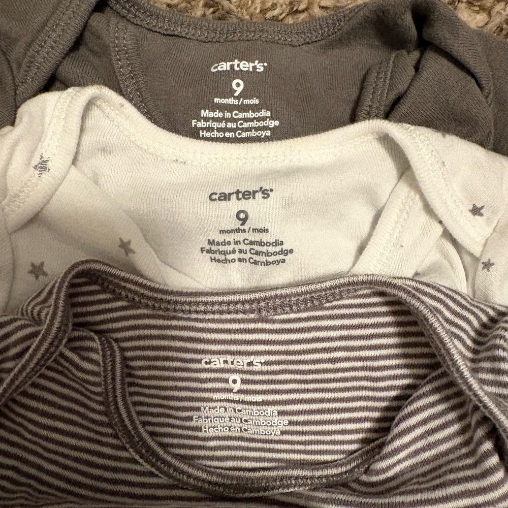 Neutral Onesie Bundle - 9mon - Picture 8 of 8